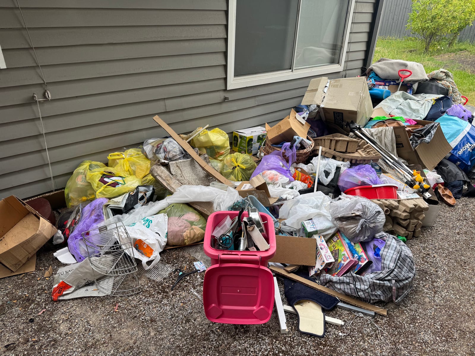 End of lease cleanout and rubbish removal in Melbourne