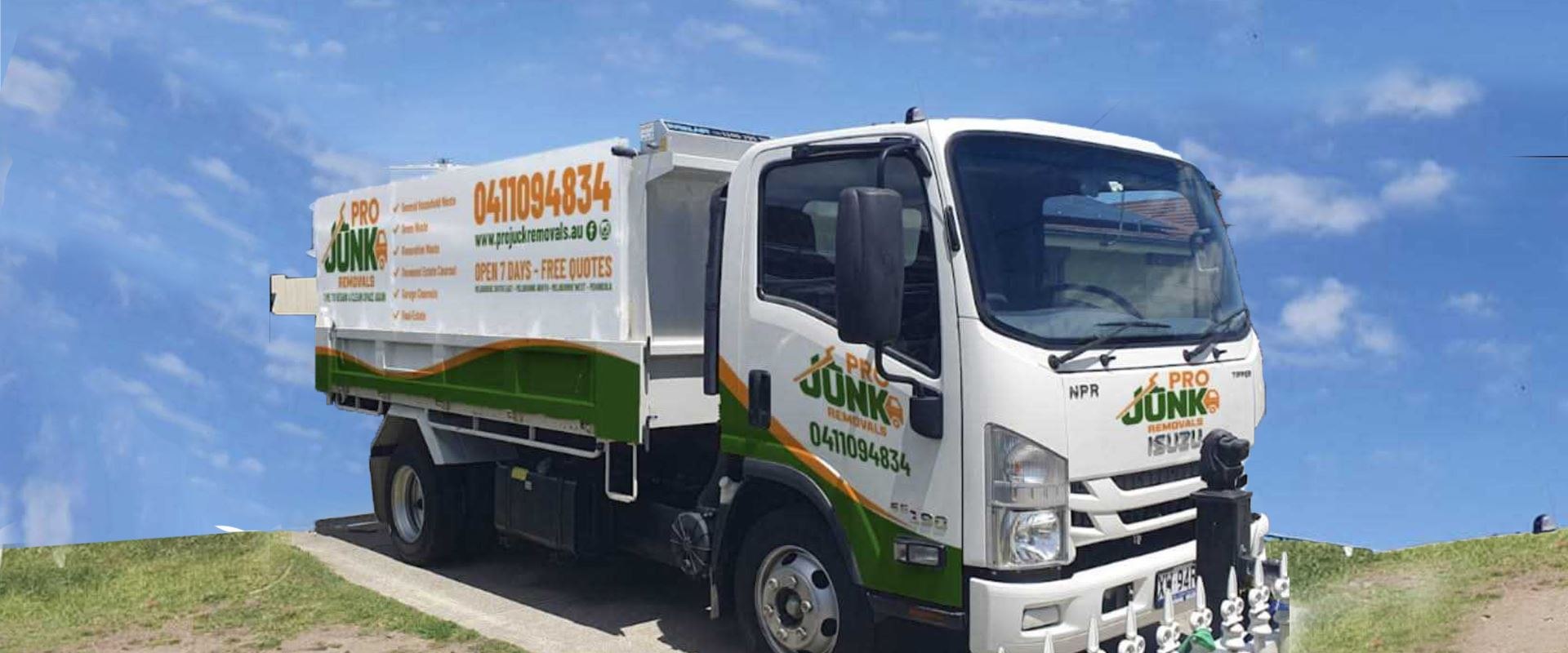 Junk removal truck serving Melbourne and Mornington Peninsula